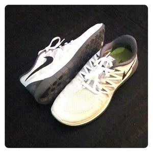 Nike Free 5.0 White & Gray shoes